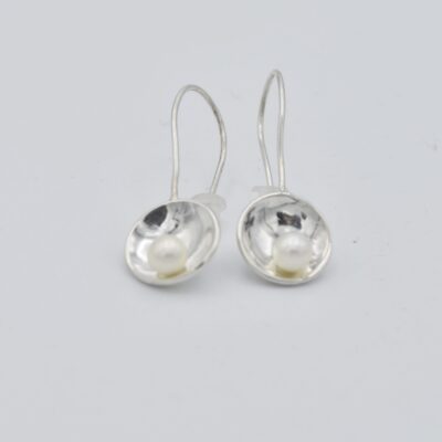 Oorbellen parelmoer hangend