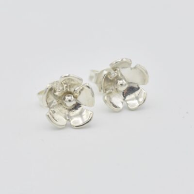 Oorbellen rond madelief