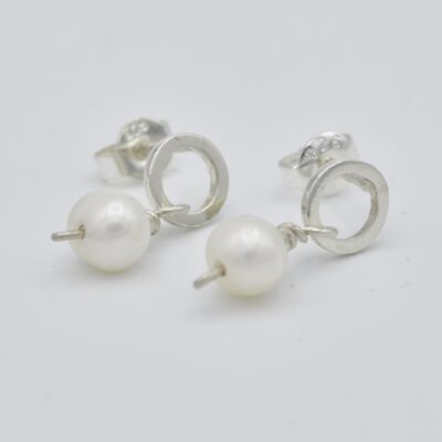 Oorbellen rondo parelmoer