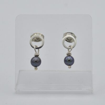 oorbellen rondo zwart handgemaakt open rondje zilver vierkant draad zwarte zoetwater parel zilver stekertjes pinnetjes pousettes knopjes siergoed.com van-voor.com .jpg (4)