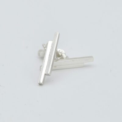 oorbellen ver-sprongen handgemaakt zilver staafjes vierkant draad met sterktjes pousettes op maat gemaakt siergoed.com van-voor.com .jpg (3)