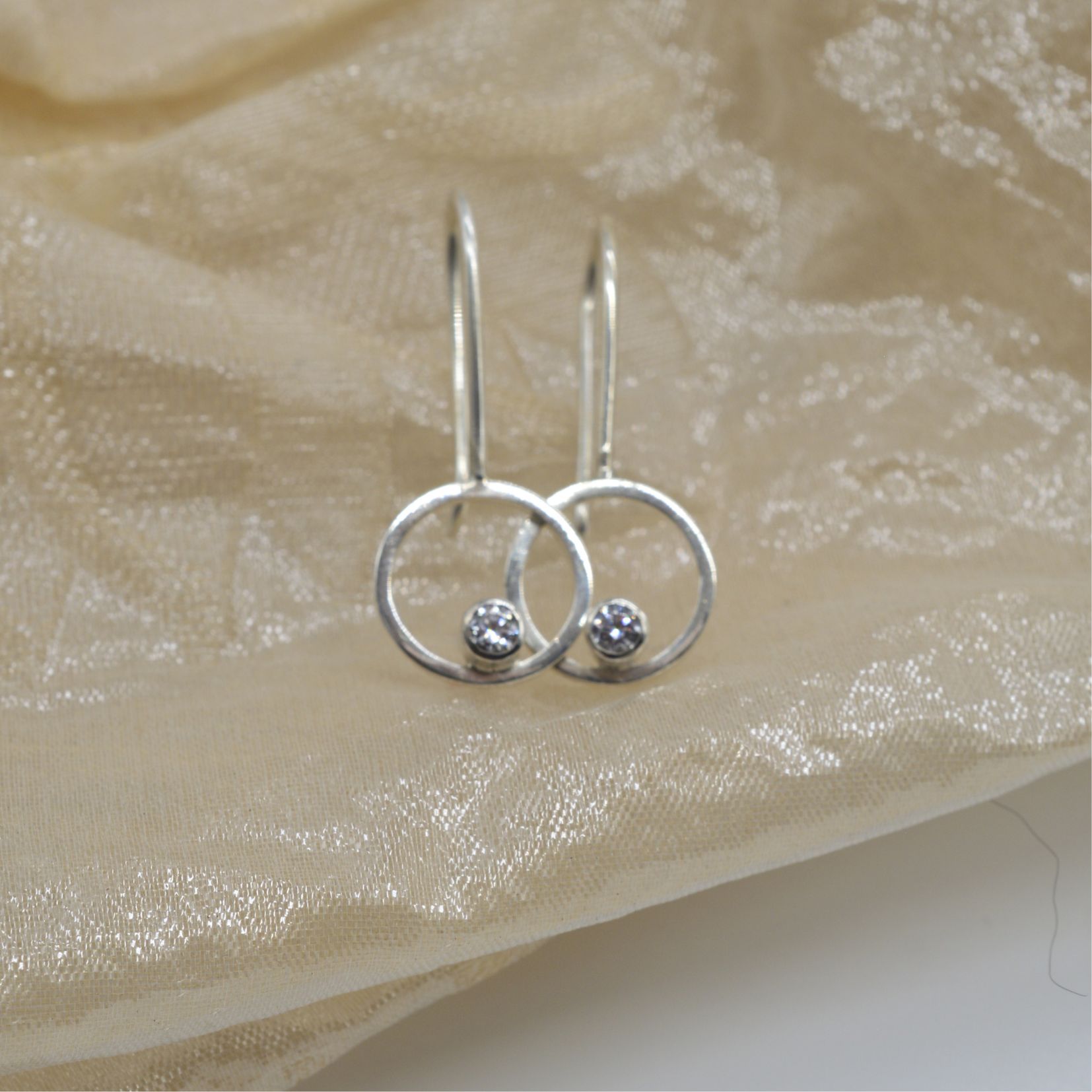 Oorbellen rondo wit - Afbeelding 2