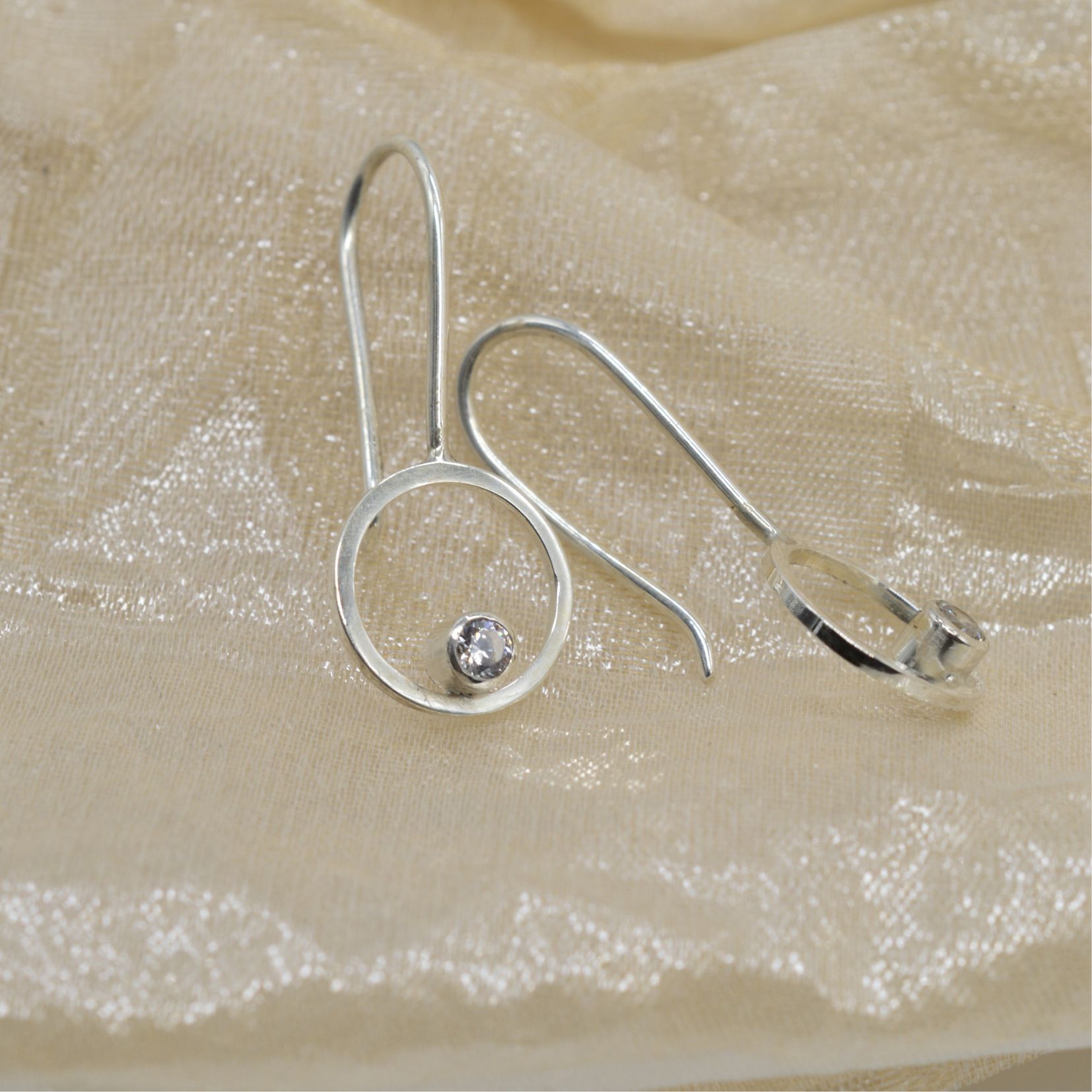 Oorbellen rondo wit - Afbeelding 3